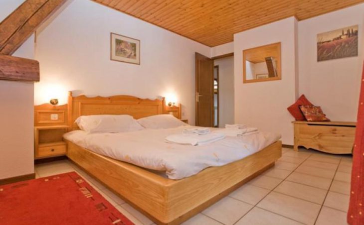 Chalet des Lac, Chamonix, Double Bedroom 2